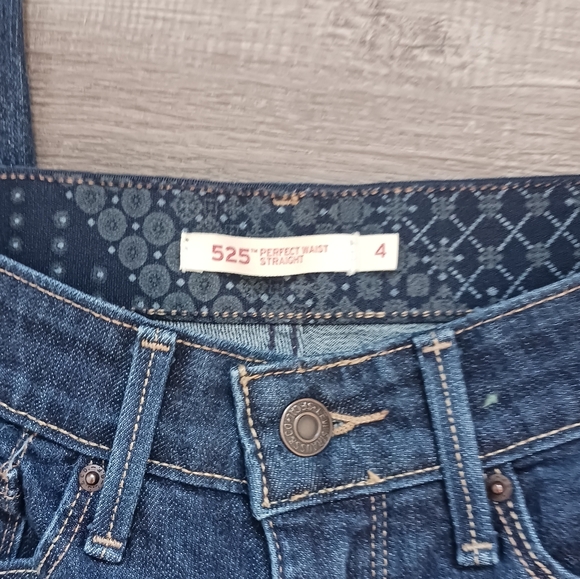 Levi's 525 Women's Perfect Waist Straight Leg Blue Denim Size 4 W27 L32 - Picture 2 of 7